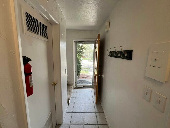 Building Photo - 1327 Yuma St