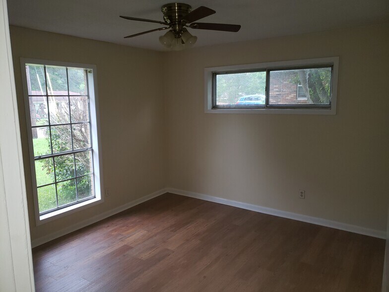 Building Photo - 418 Thacker Loop