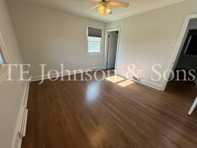 Building Photo - Three bedroom House with Large Lot in Country Setting