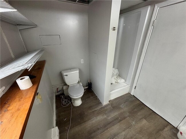 Building Photo - 24 Greenwood Dr