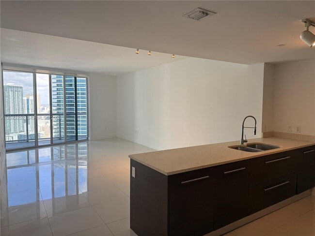 Building Photo - 465 Brickell Ave