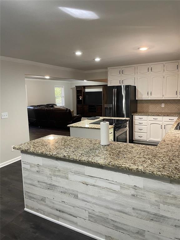 Building Photo - 2166 Lake Ridge Terrace