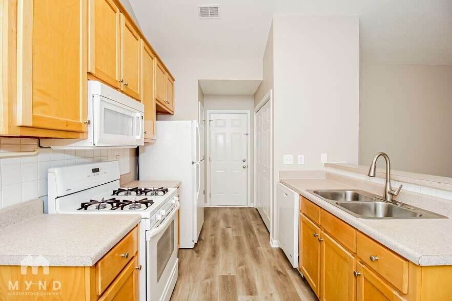 Building Photo - 142 Hunterian Pl