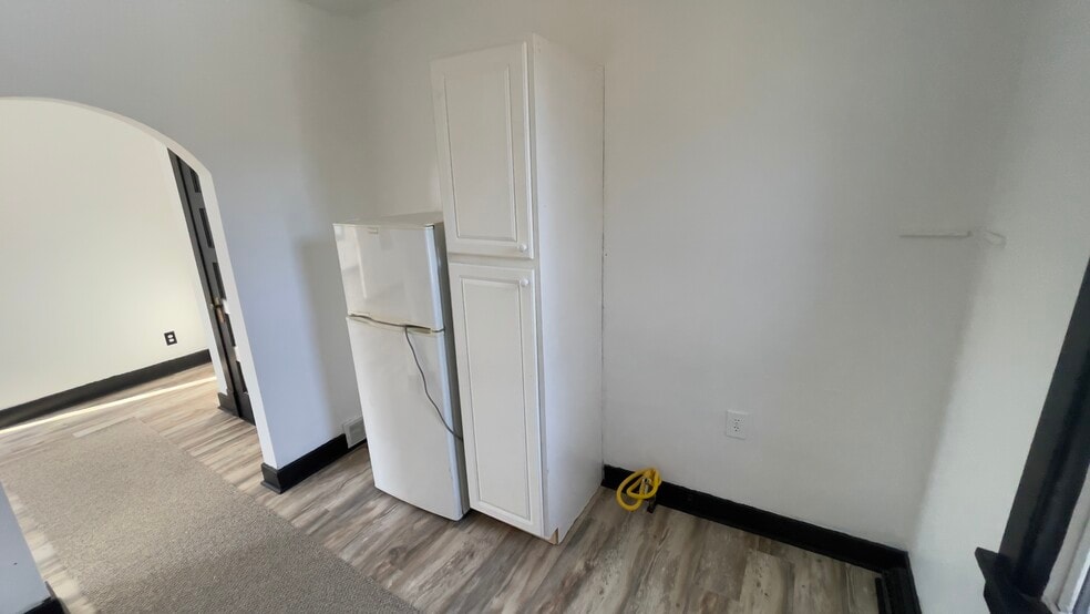 Building Photo - 308 9th St