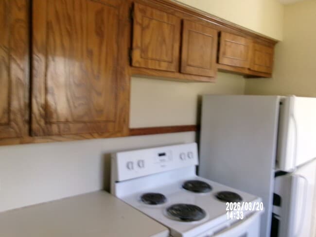 Building Photo - VERY NICE HOME IN THE RIDGECREST AREA. PETS NEGOTIABLE WITH OWNERS APPROVAL