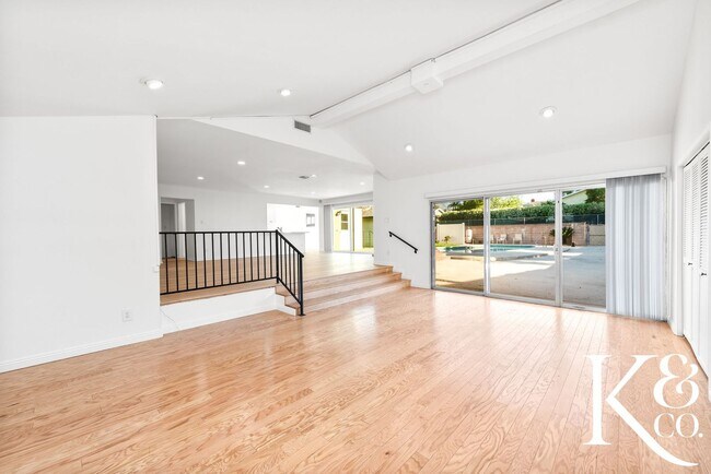 Building Photo - Charming 3-Bedroom Home with Pool in Prime...