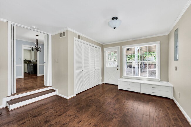 Building Photo - 5040 Stillwood Dr