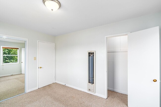 Building Photo - 1214 Chestnut St