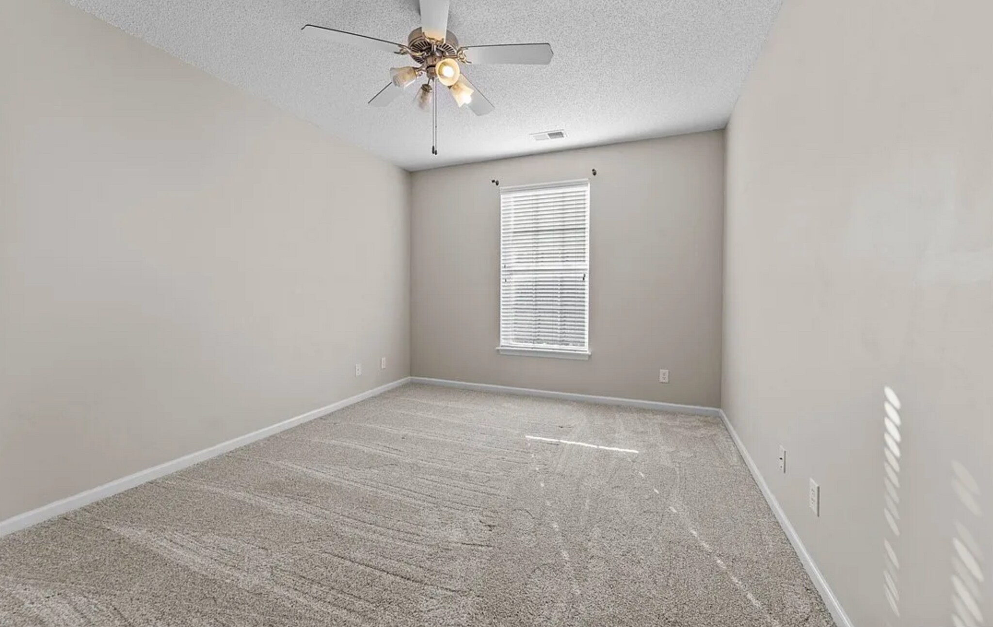 Building Photo - 3015 Winston Dr