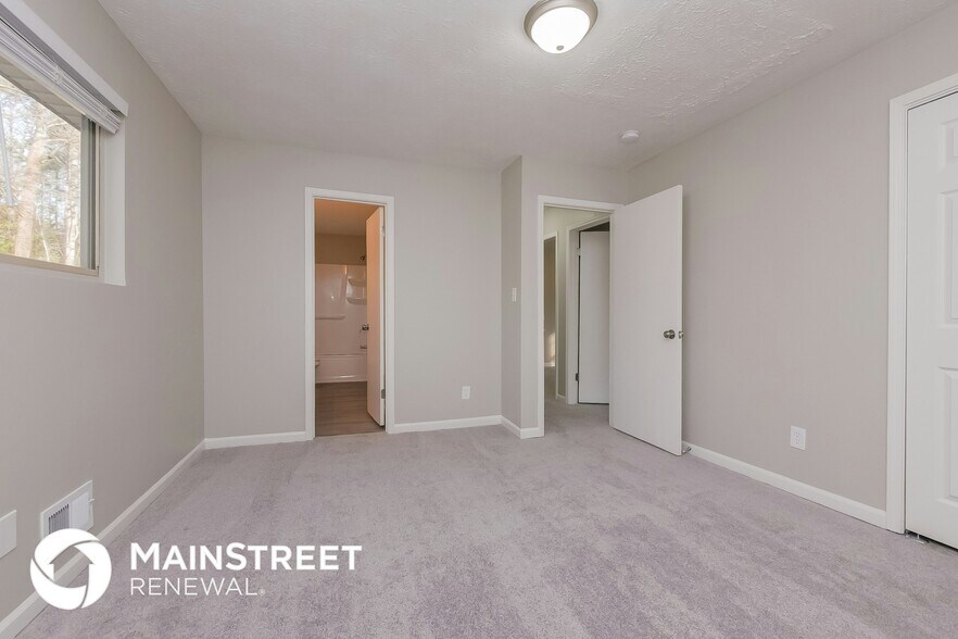 Building Photo - 2826 Bretton Dr