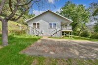 Building Photo - 5456 Oak Leaf Cir
