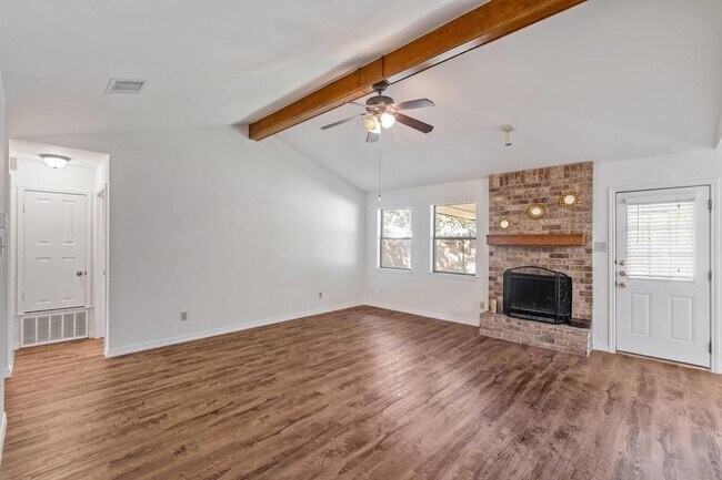 Building Photo - 1802 Dixie Ln