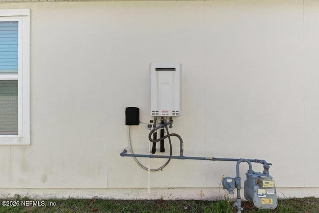 Building Photo - 152 Jarama Cir