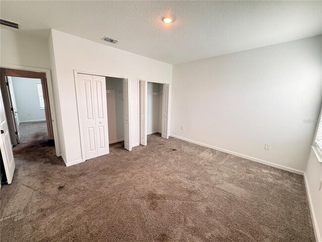 Building Photo - 6367 Lakepine St