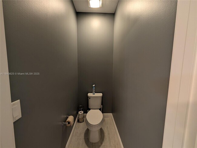 Building Photo - 8226 NW 79th Ave