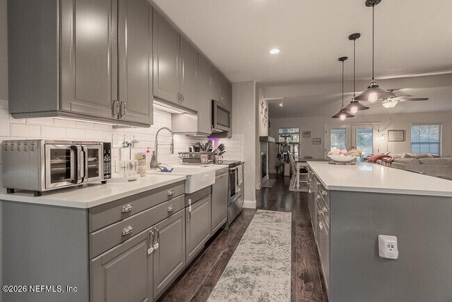 Building Photo - 12041 Wren Hollow Ct