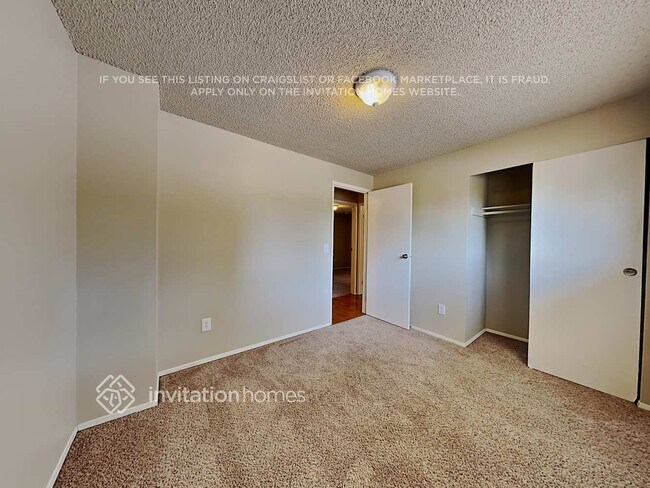 Building Photo - 35857 9th Ave SW