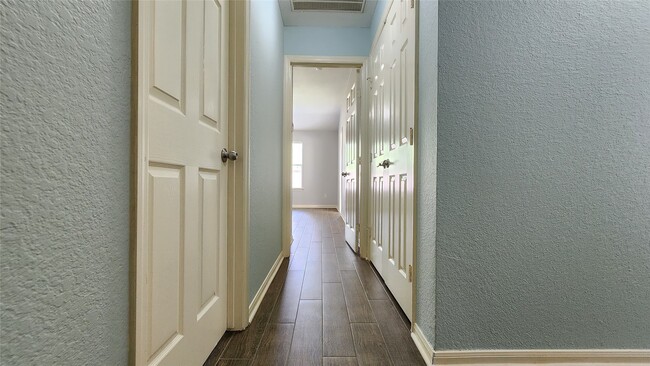 Building Photo - 2003 MacKenzie Way