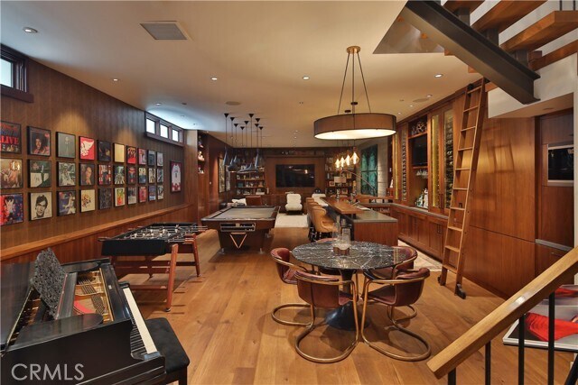 Building Photo - 3124 The Strand