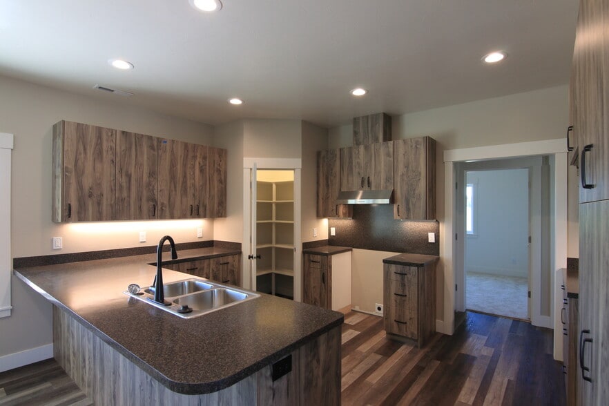 walk in pantry - 1219 N 1150 E