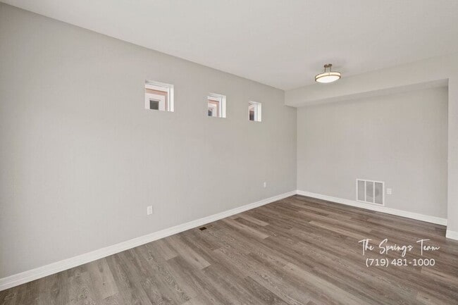 Building Photo - 756 Brambleberry Hts