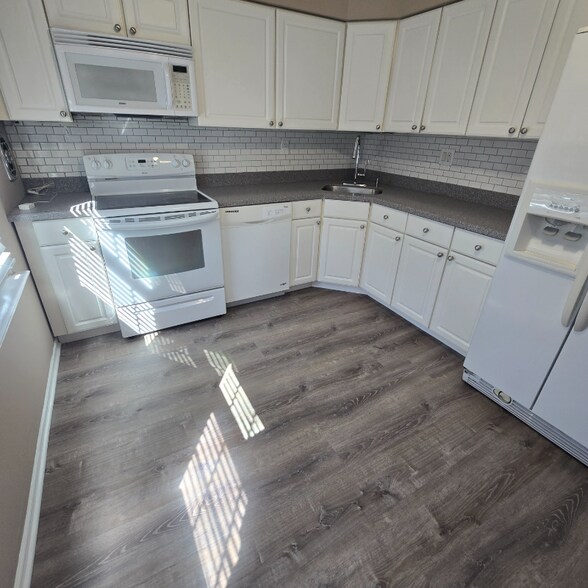 Building Photo - 589 Wrensong Rd