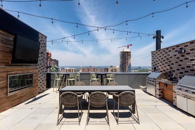 Building Photo - 32 Oakland Ave