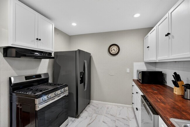 Building Photo - 3863 Arbor St