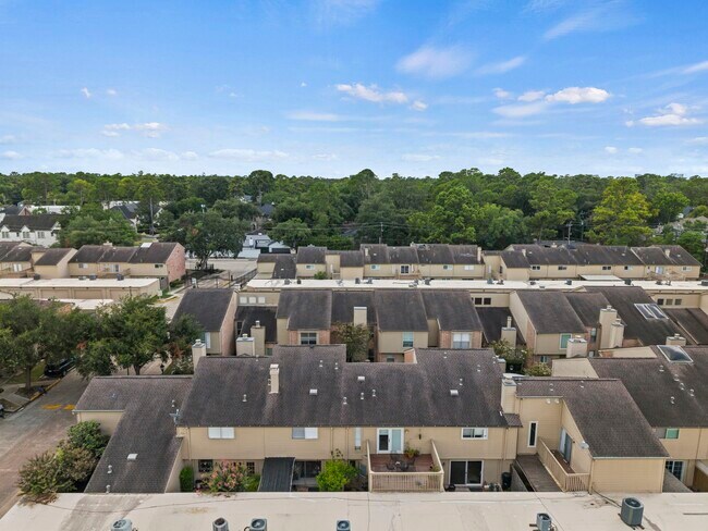 Building Photo - 925 Memorial Village Dr