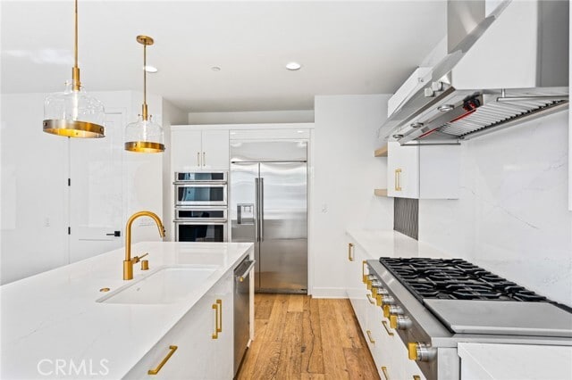 Building Photo - 2116 Cresta Dr