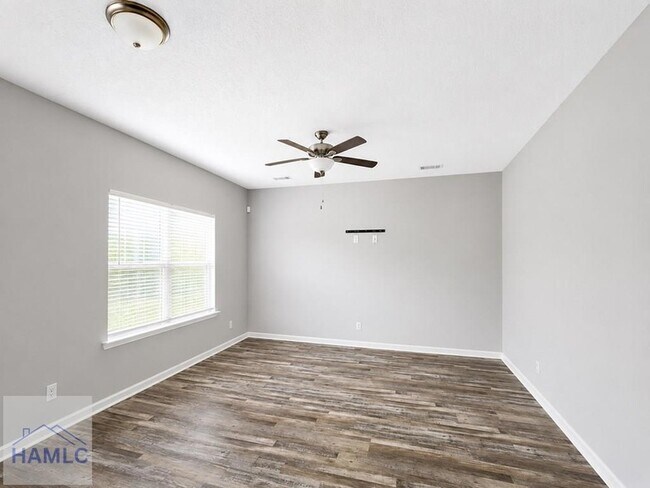 Building Photo - 151 Whippoorwill Wy NE