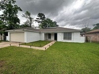 Building Photo - 9939 Valley Park Dr