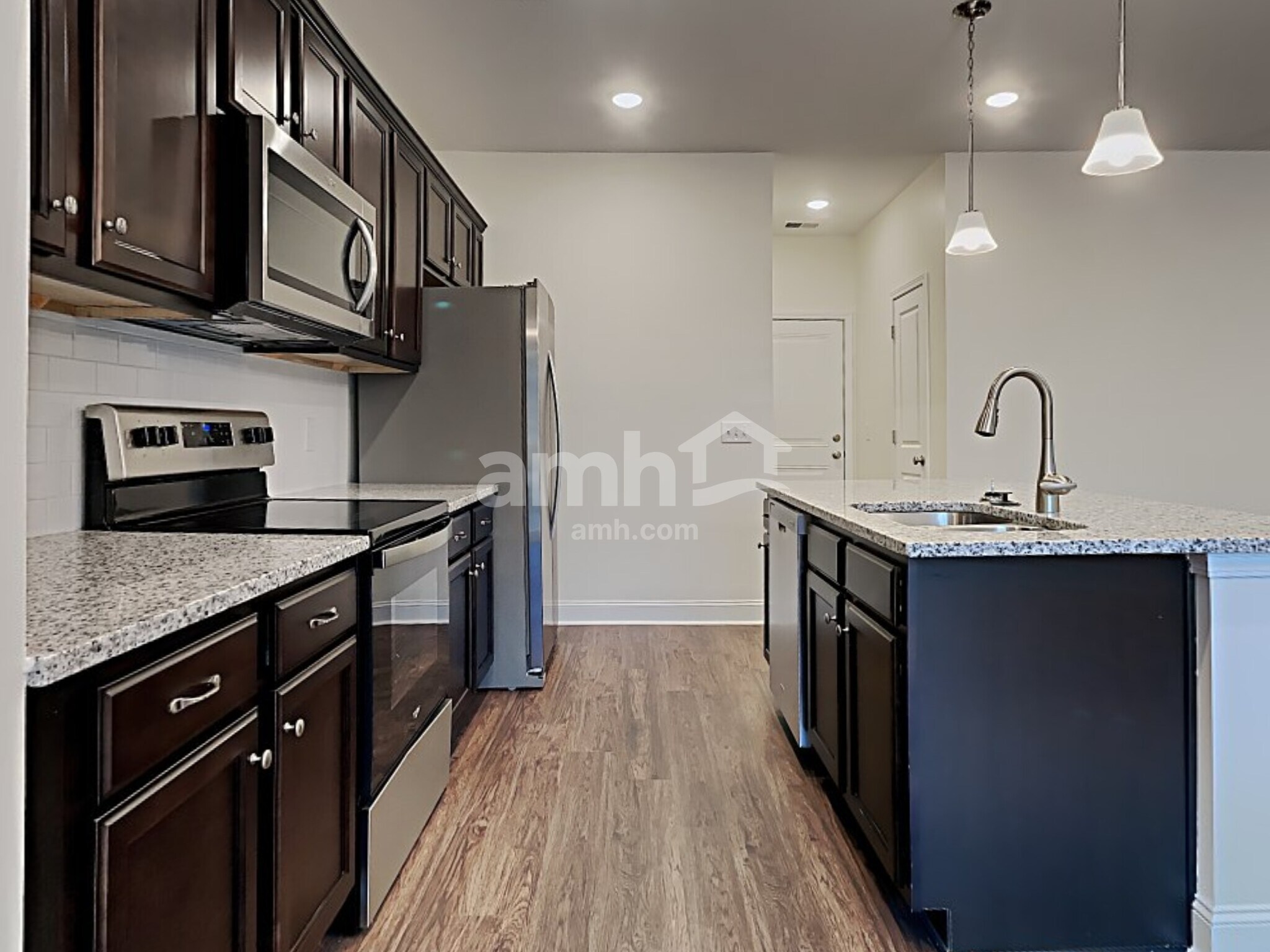 Building Photo - 1813 Produce Ln