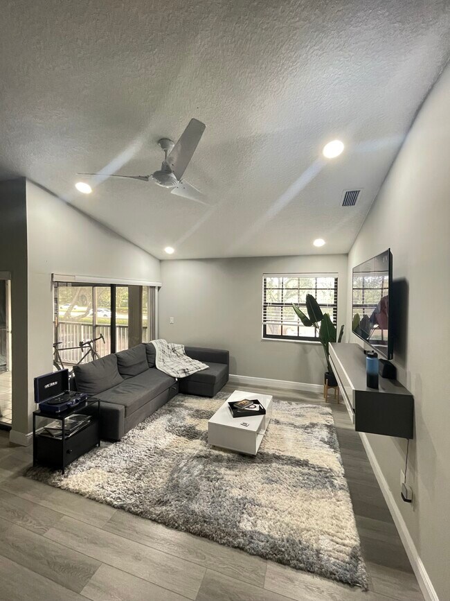 Building Photo - 11998 NW 11th St