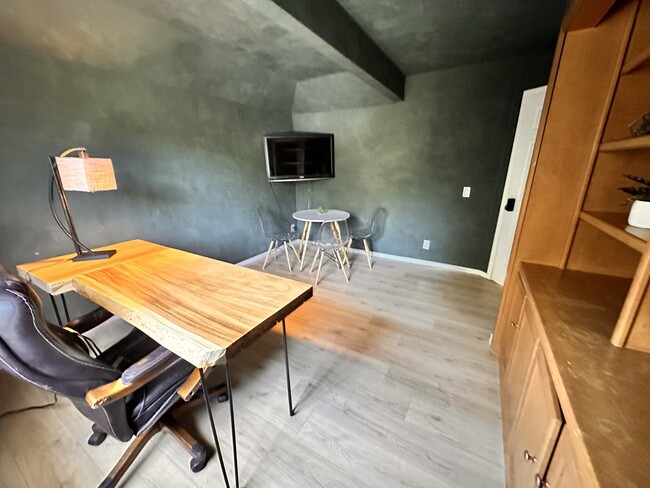 Building Photo - 23257 Joaquin Ridge Dr
