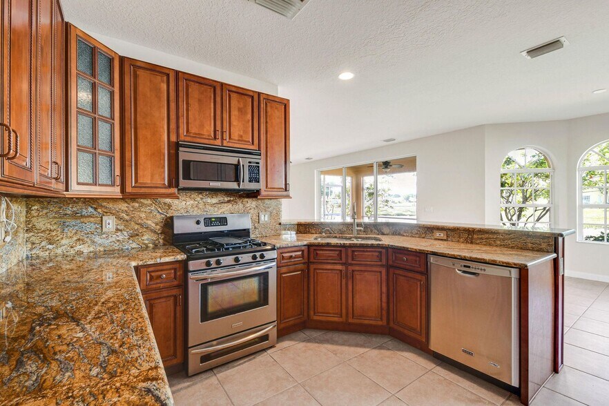 Building Photo - 207 Banyanwood Pt