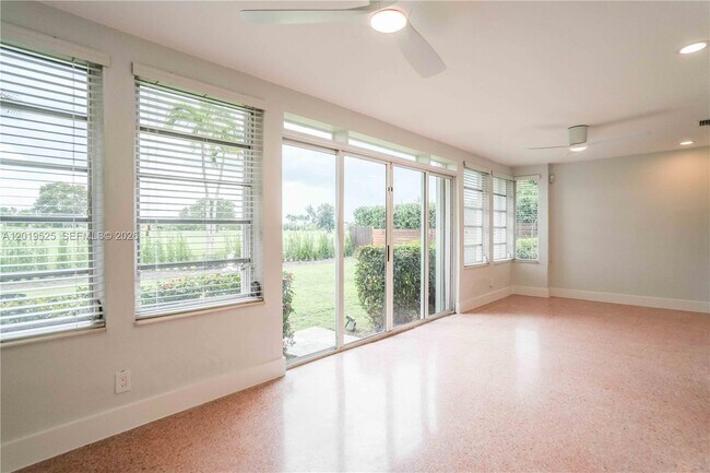Building Photo - 475 S Shore Dr
