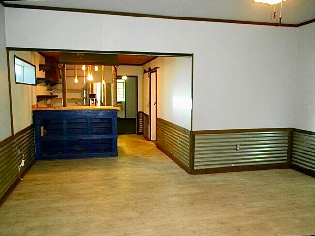 Building Photo - 8707 Private Rd 7355