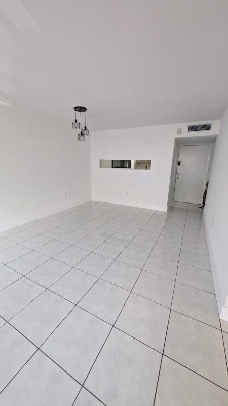 Building Photo - 10400 SW 108th Ave