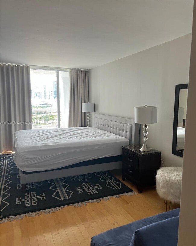 Building Photo - 1717 N Bayshore Dr