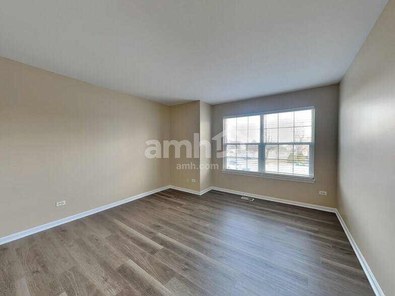 Building Photo - 23009 Birch Ct