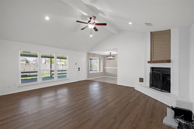 Building Photo - 2302 Doverglen Dr