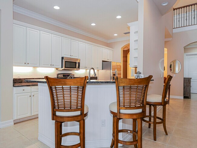 Building Photo - 4570 Bridgepointe Way