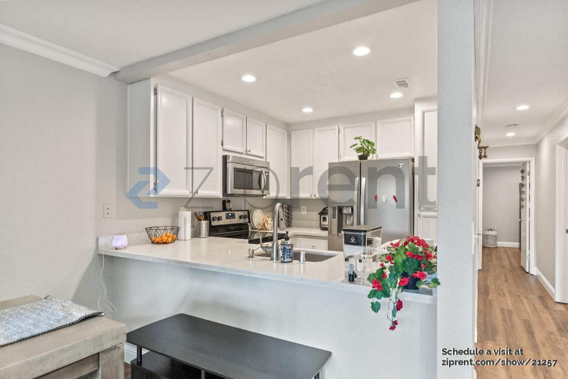 Building Photo - 5288 Makati Cir