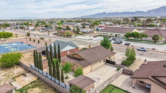 Building Photo - 5733 Saplinas Rd