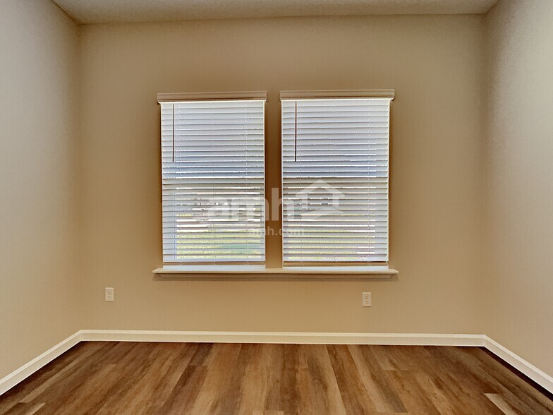 Building Photo - 300 Anastasia Park Rd