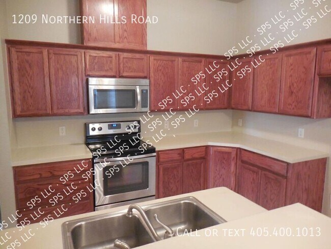 Building Photo - 1209 Northern Hills Rd