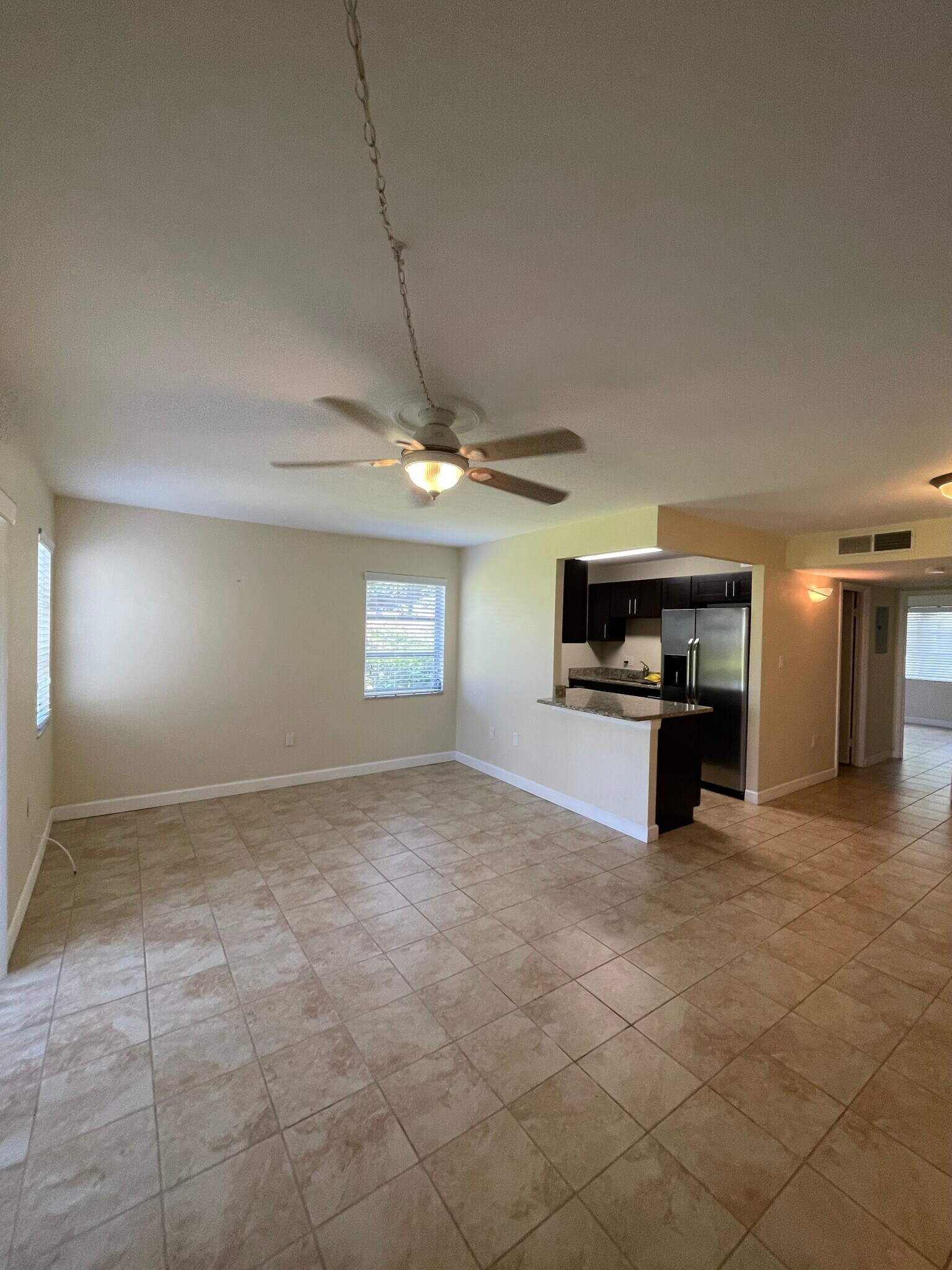 Living Room - 213 S McMullen Booth Rd