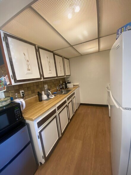 Building Photo - 501 Golden Cir