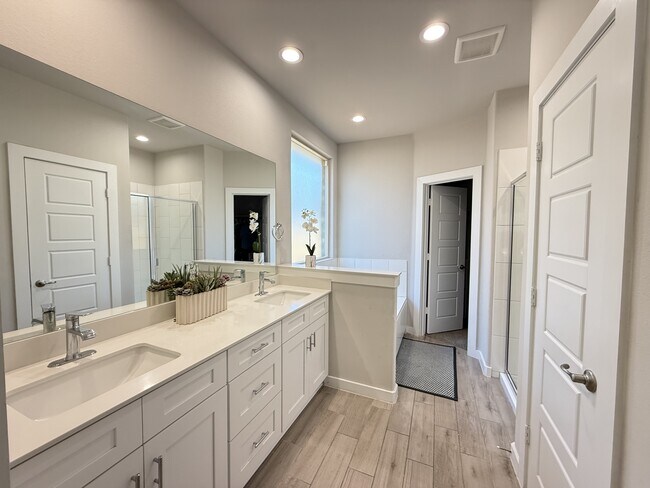 Building Photo - 6705 Hooper Wy